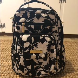 Ju ju be backpack with changing pad